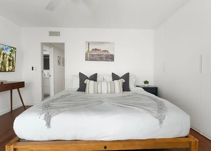 Spacious 3br In Old Town * Scottsdale